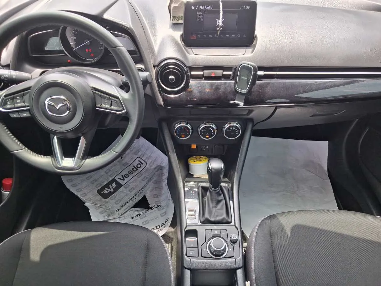 Car image 16