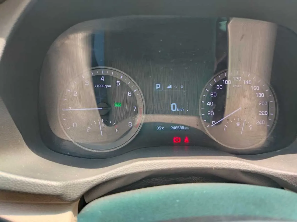 Car image 27