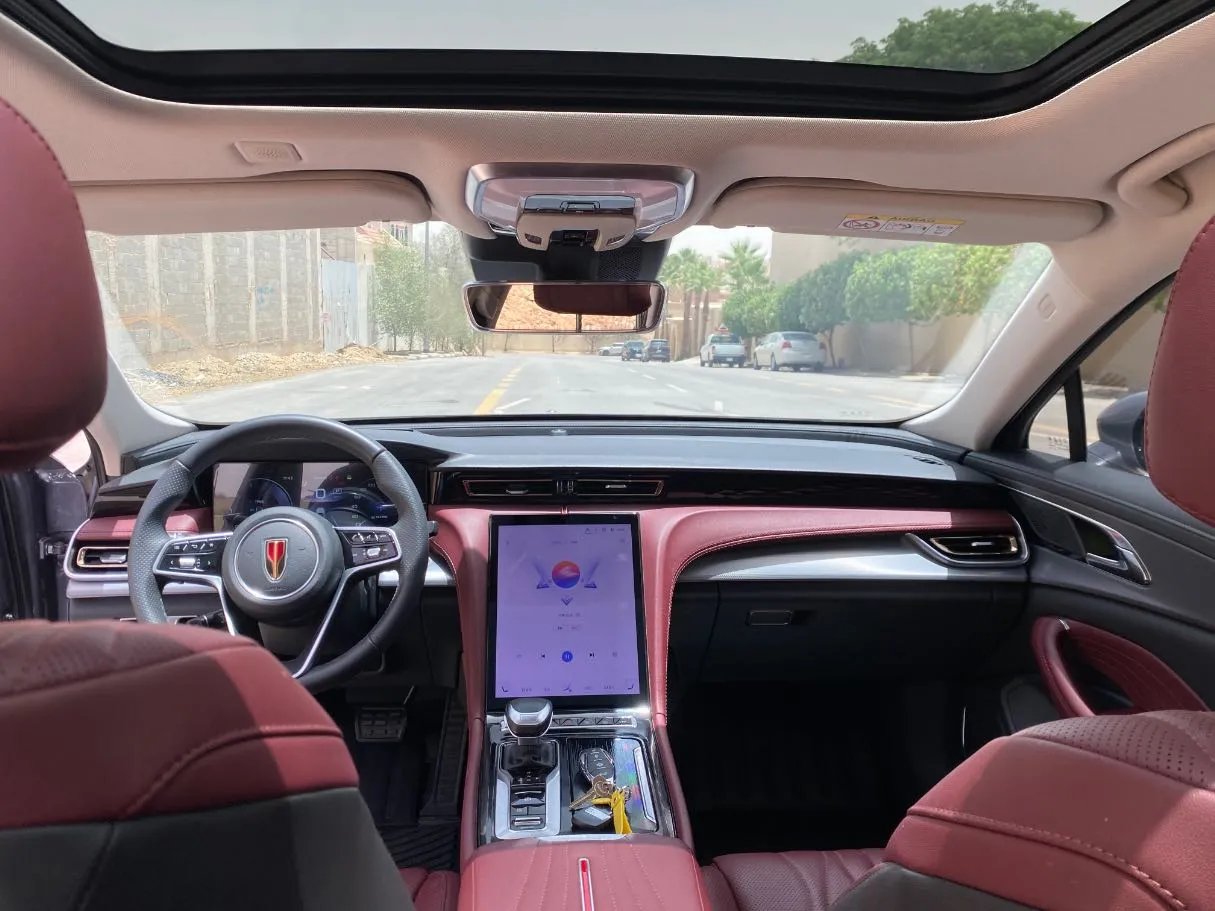 Car image 15