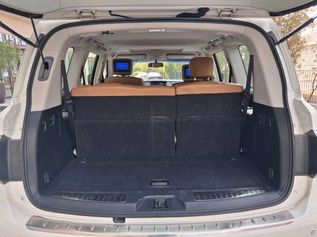 Car image 20