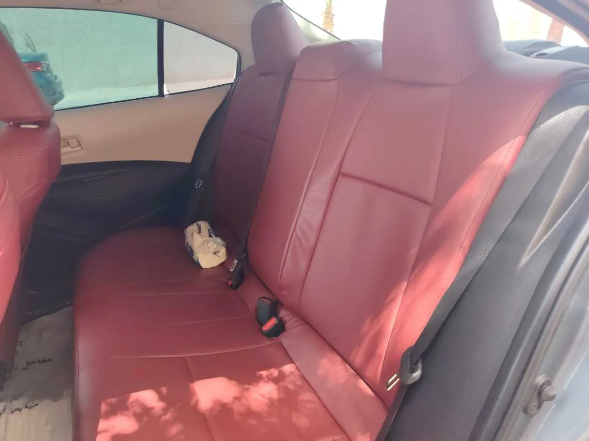 Car image 16