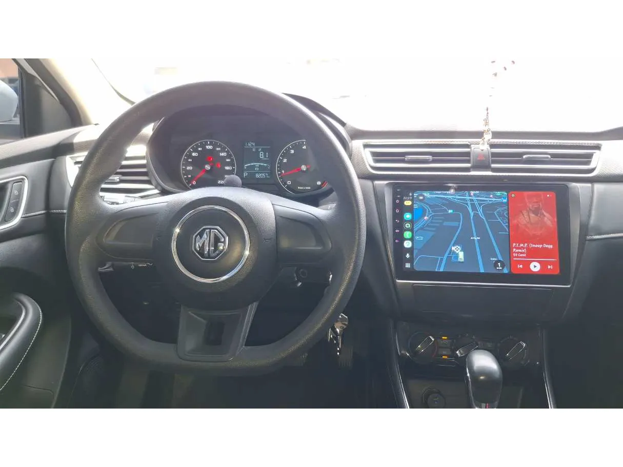 Car image 18