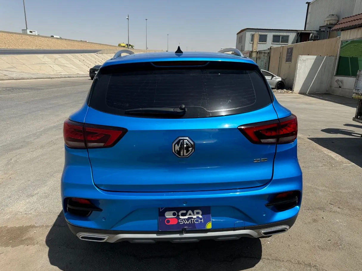 Car image 6