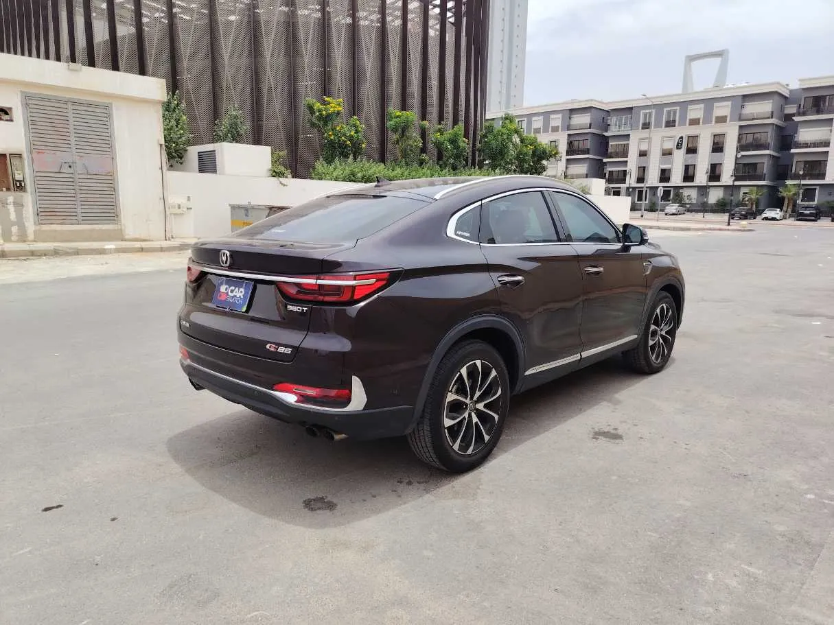 Car image 5