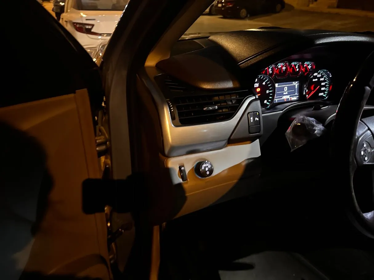 Car image 23