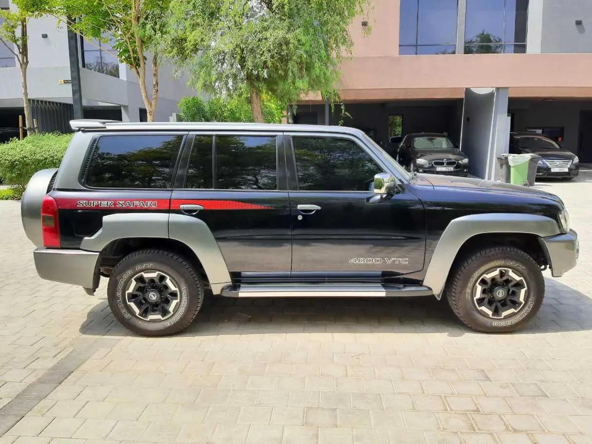Car image 8