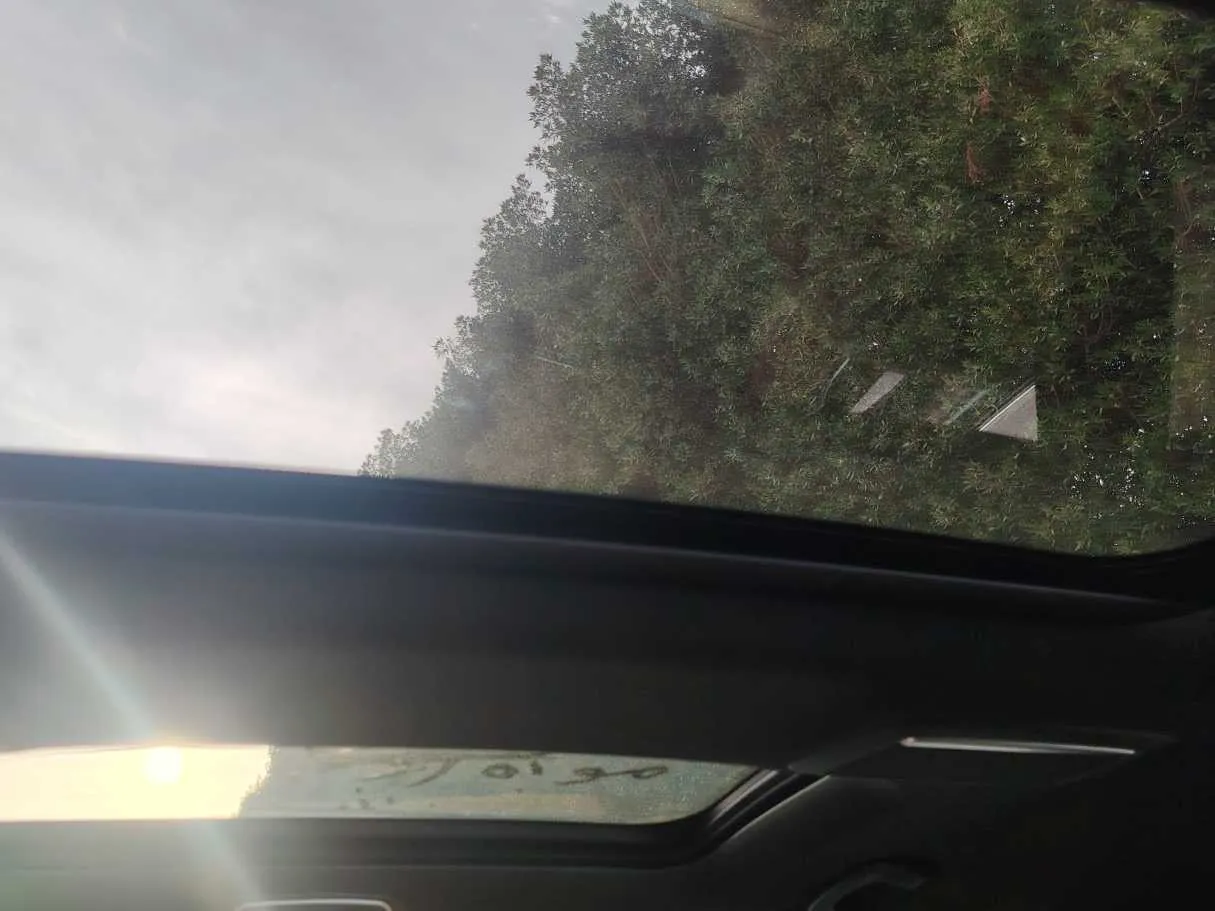 Car image 32