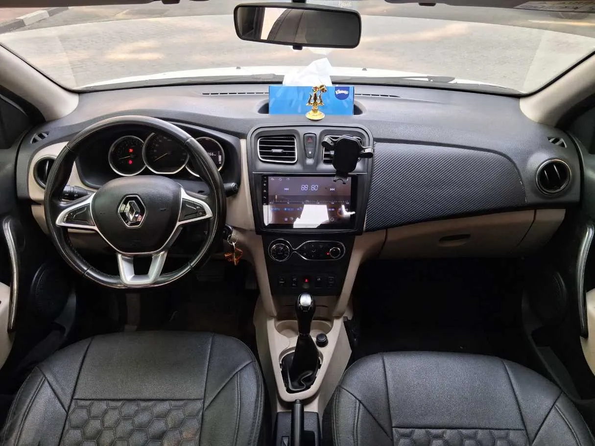 Car image 15