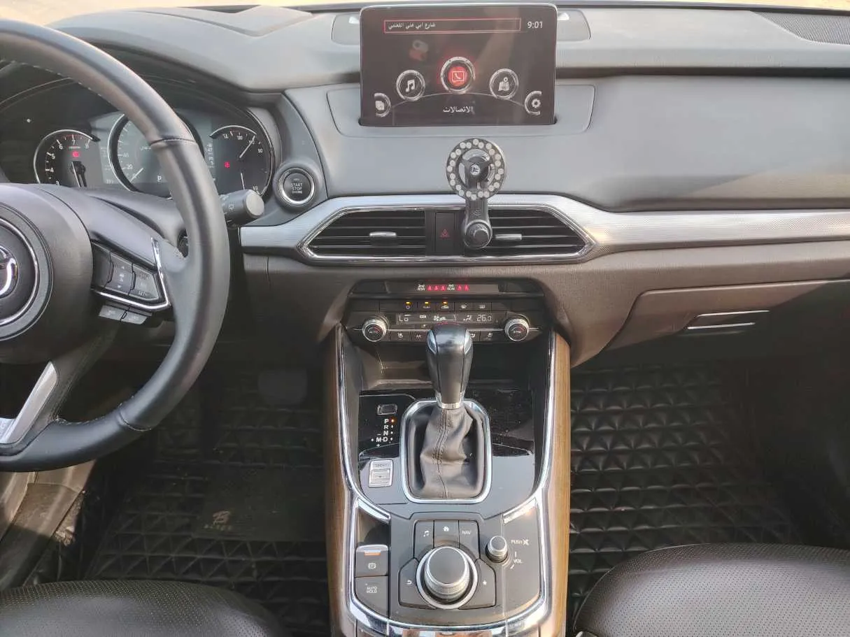 Car image 18