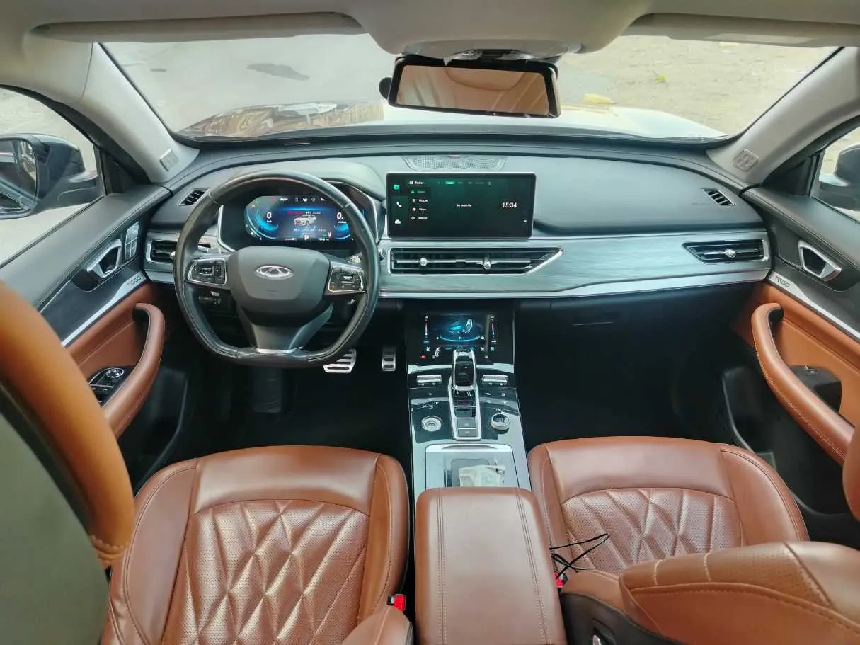 Car image 19