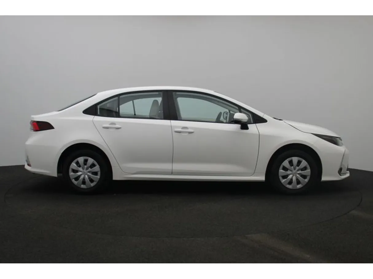 Car image 13