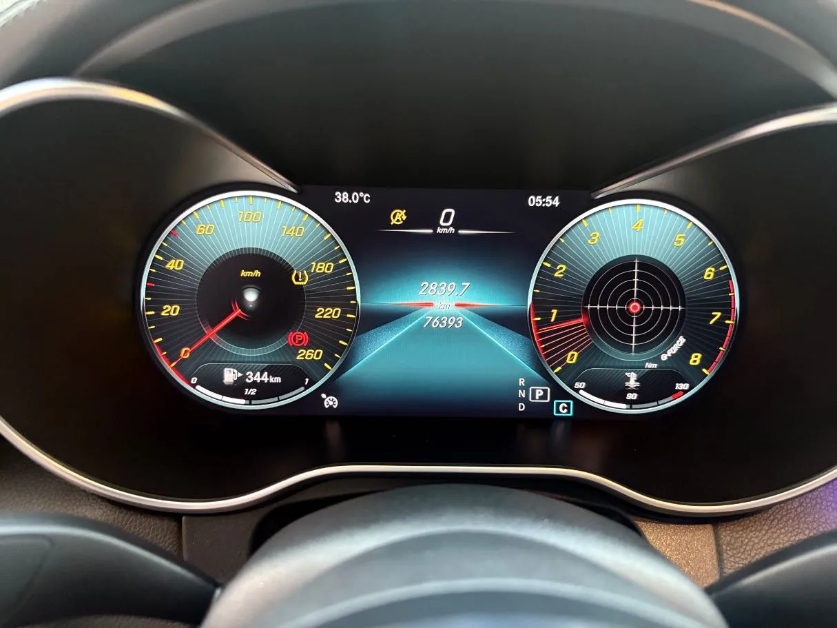 Car image 23