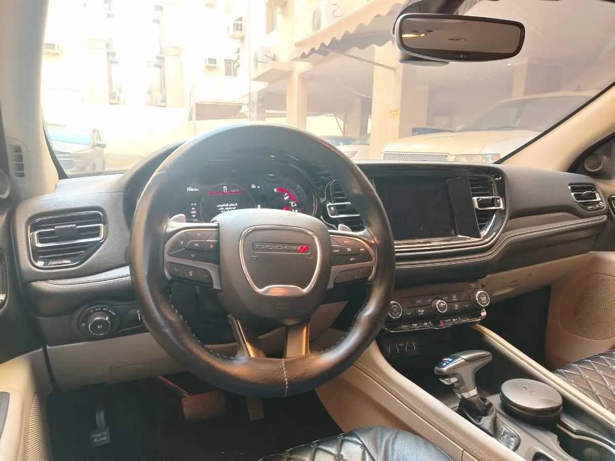 Car image 26