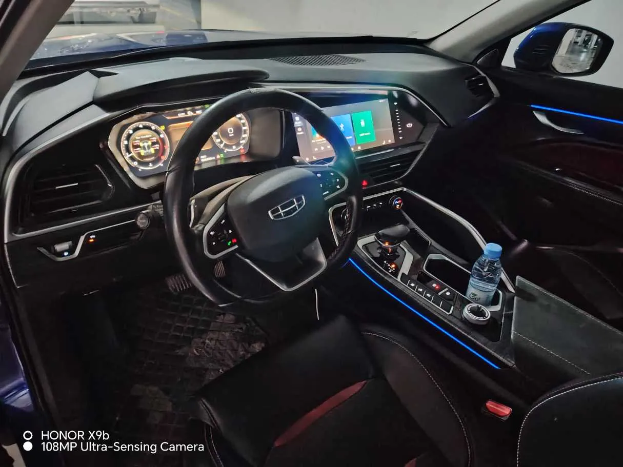 Car image 15