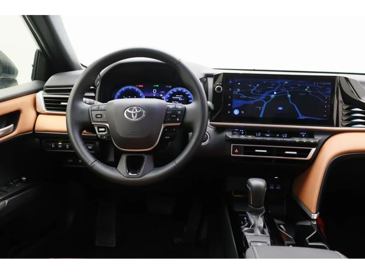 Car image 15