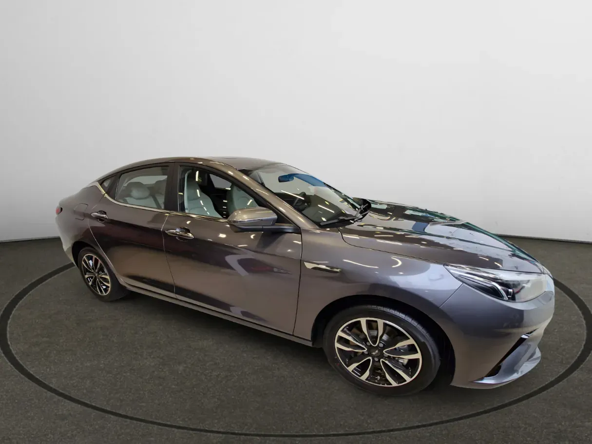Car image 3