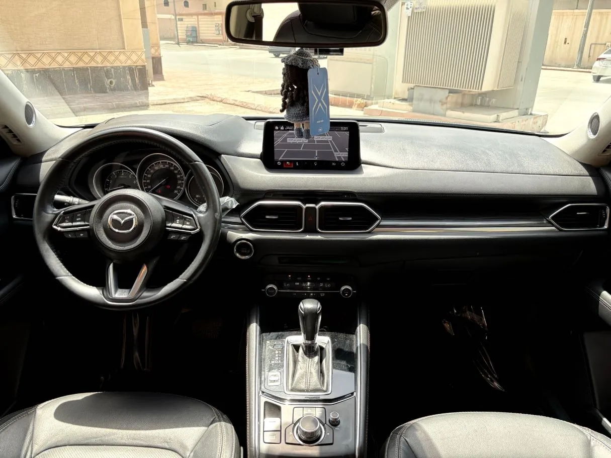 Car image 18