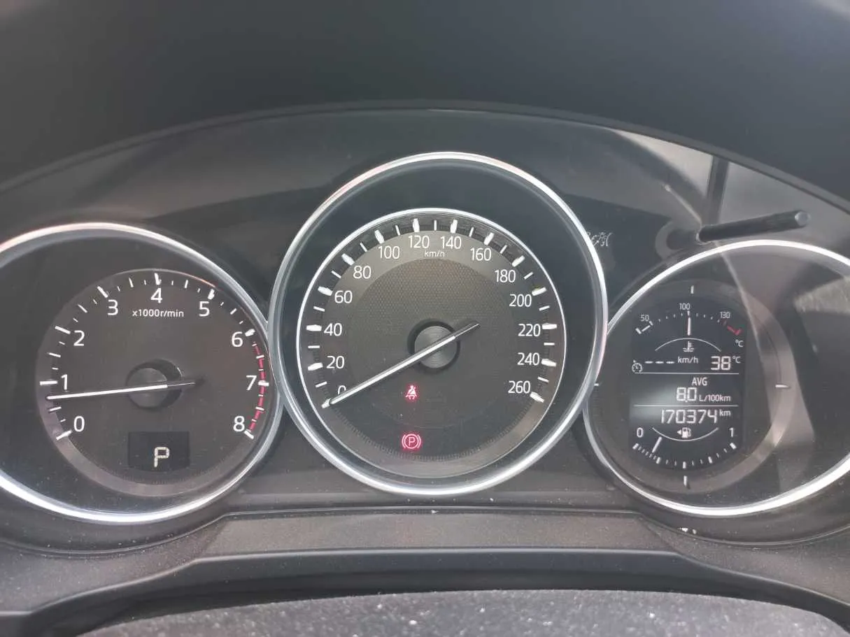 Car image 18