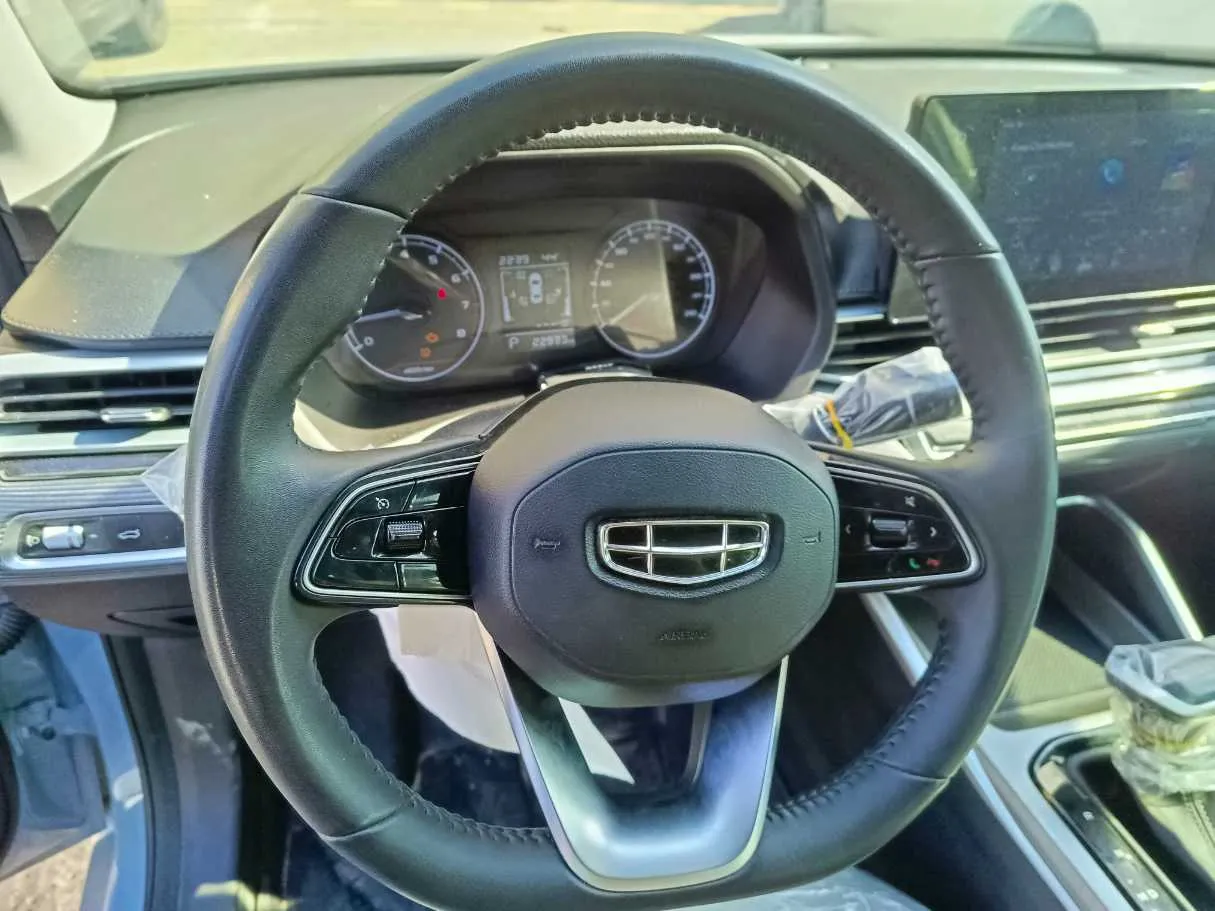 Car image 22
