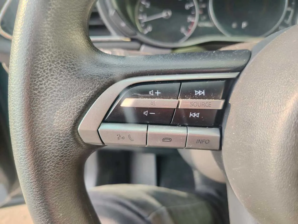 Car image 29