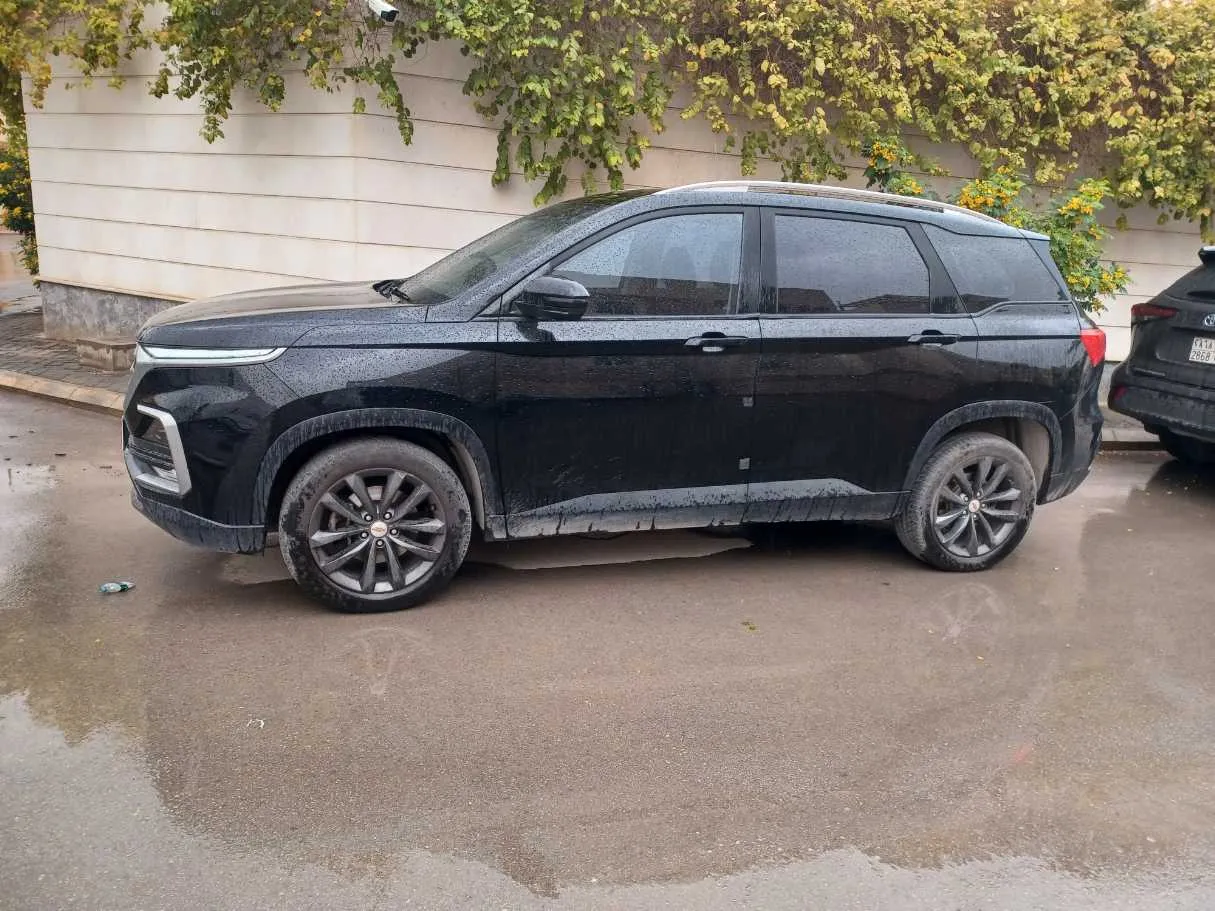 Car image 8