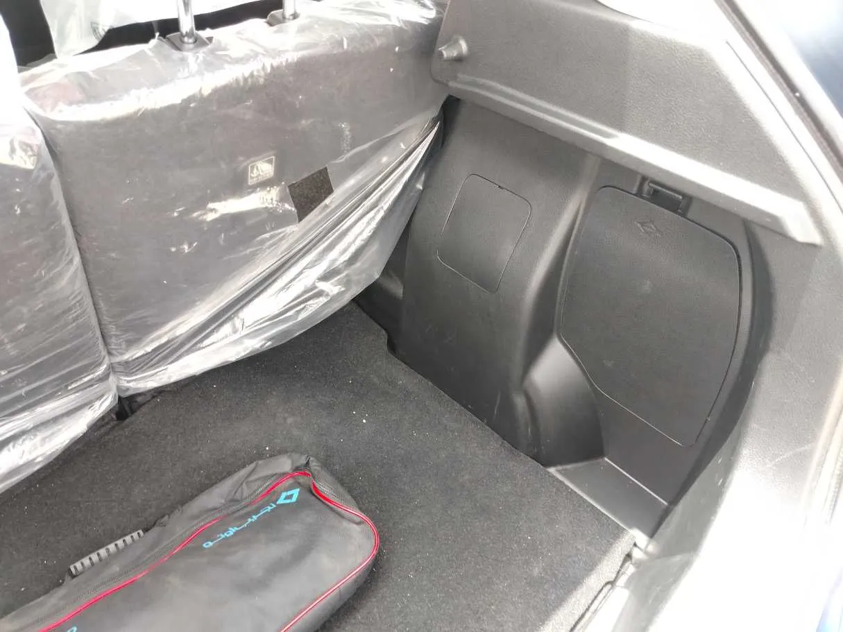 Car image 31