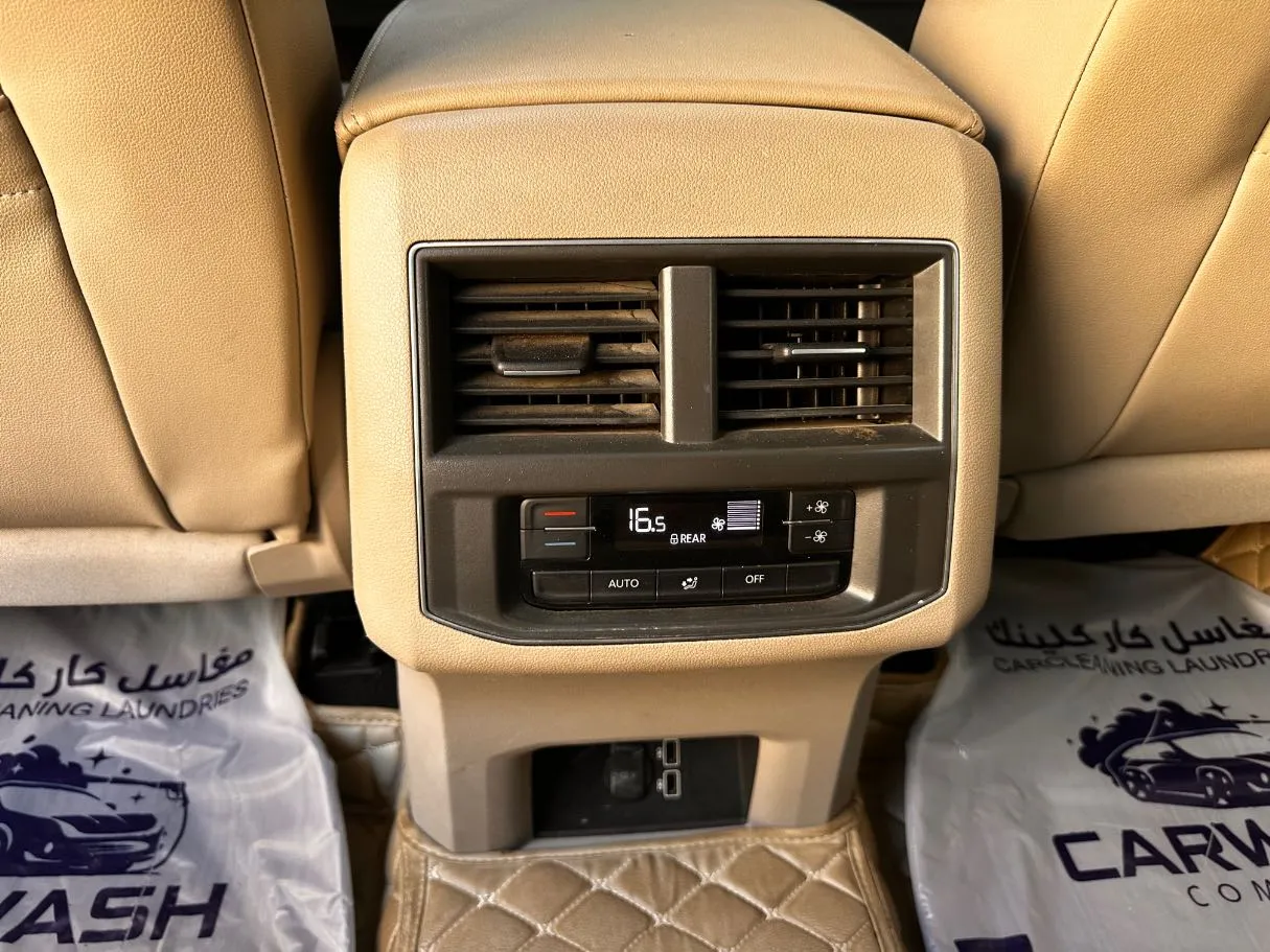 Car image 25