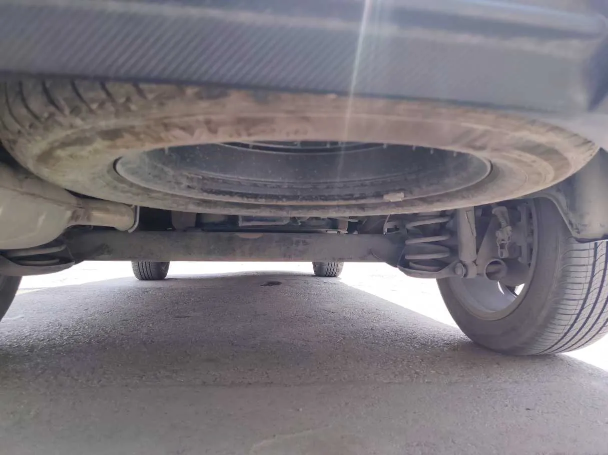 Car image 30