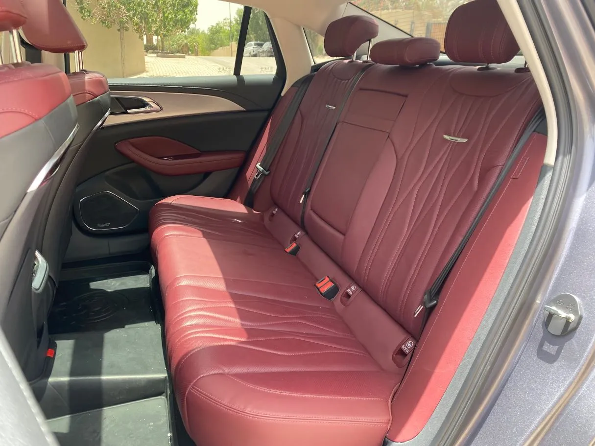 Car image 13