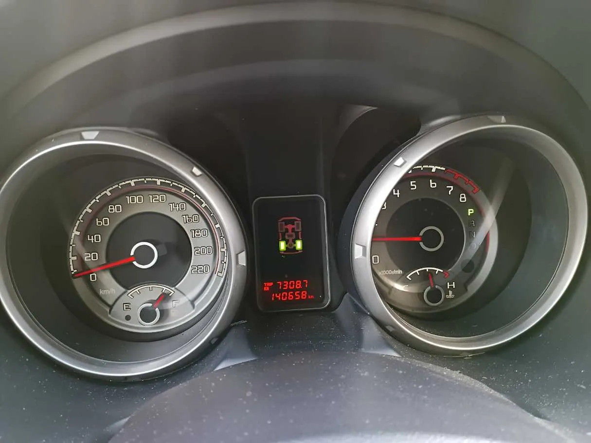 Car image 19
