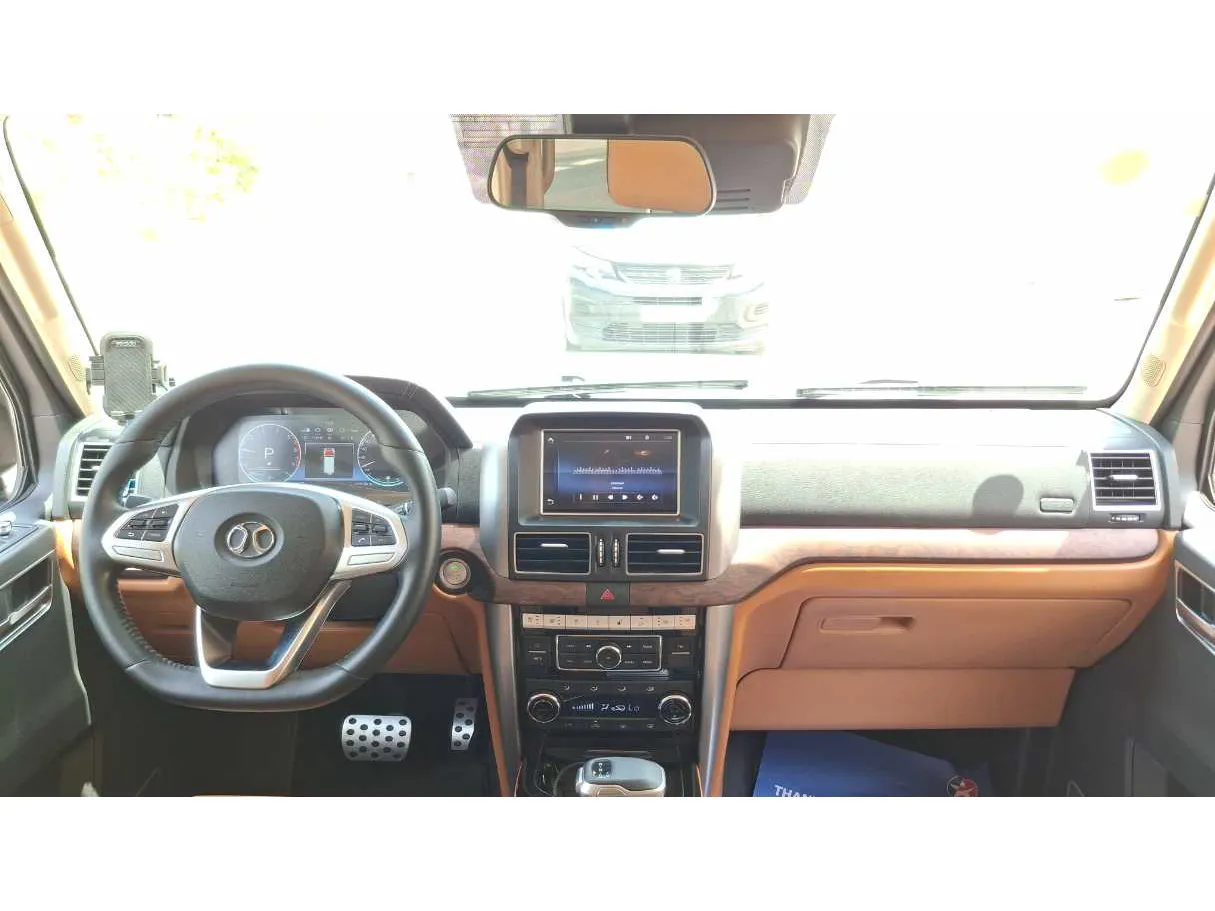 Car image 15