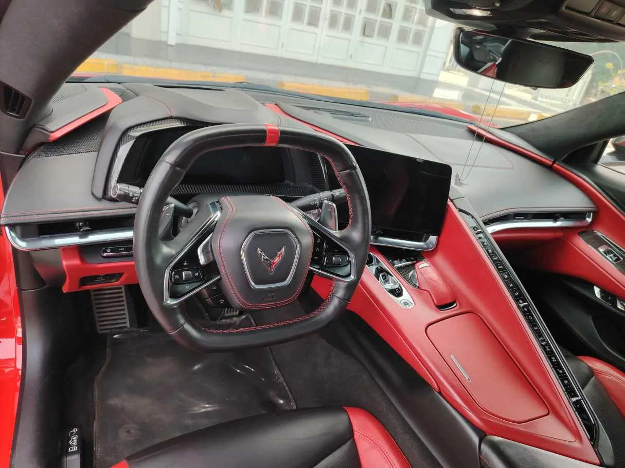 Car image 13