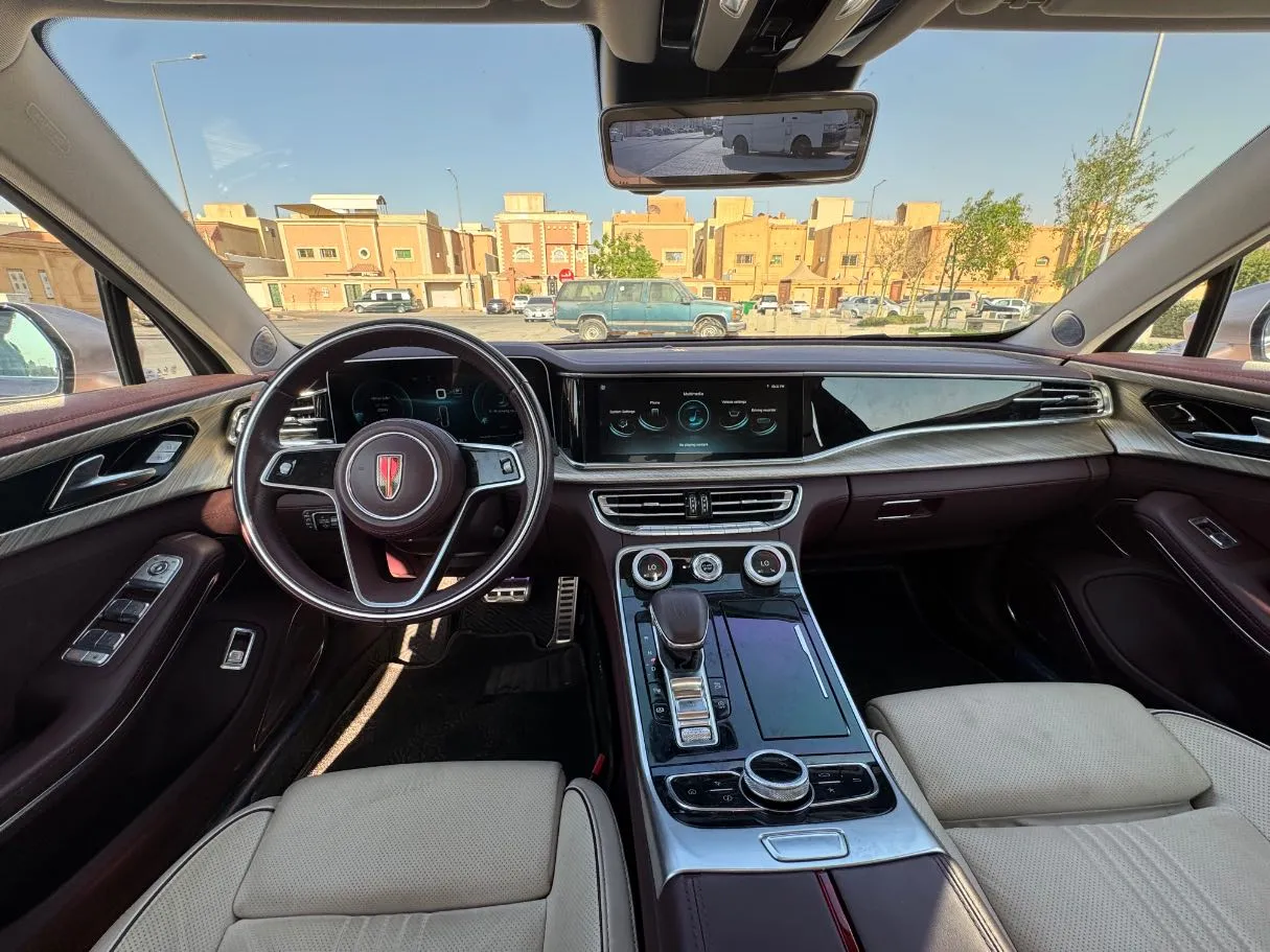 Car image 17