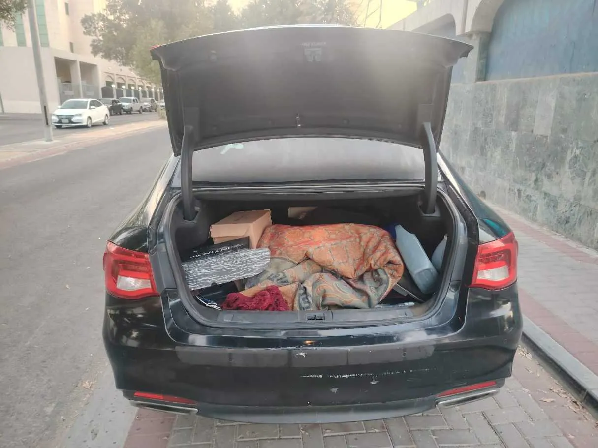 Car image 26