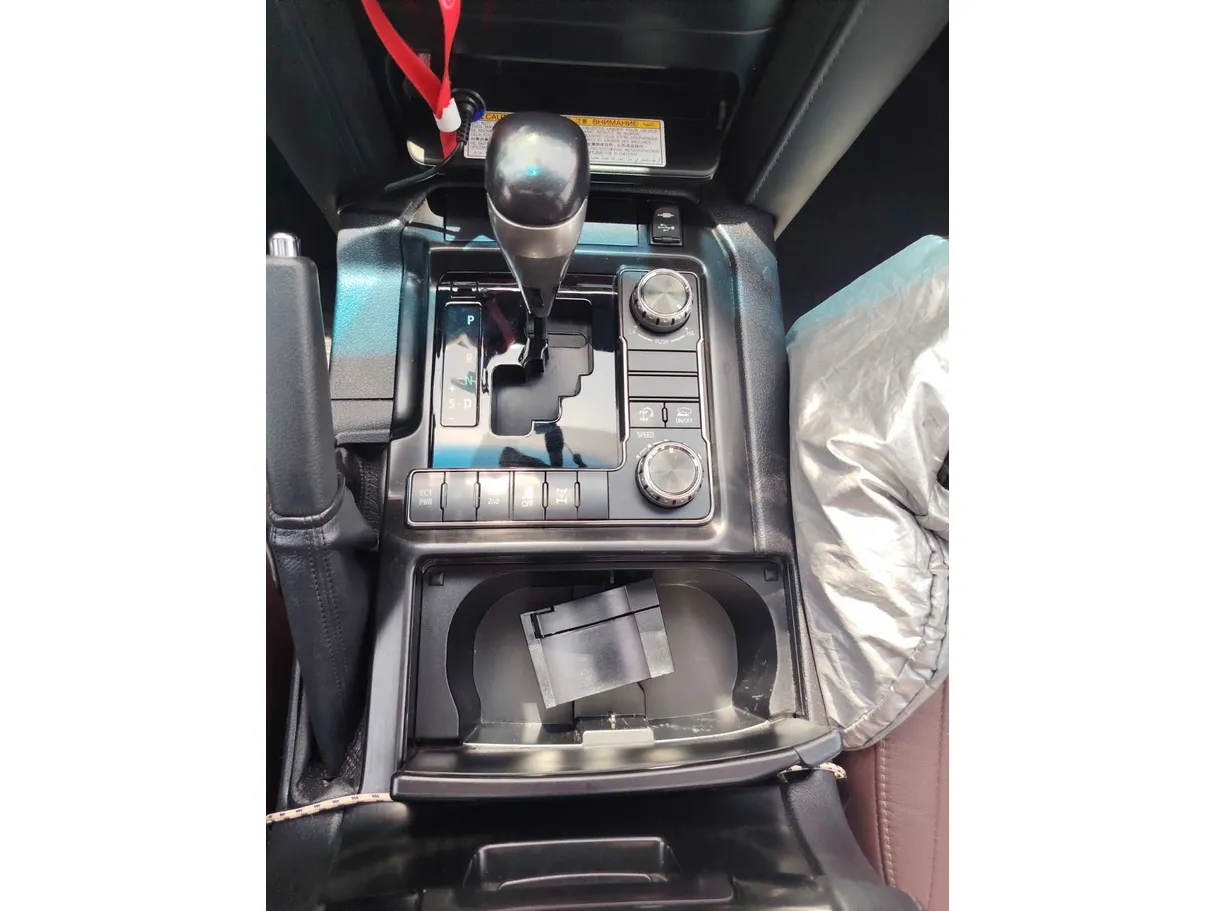 Car image 23