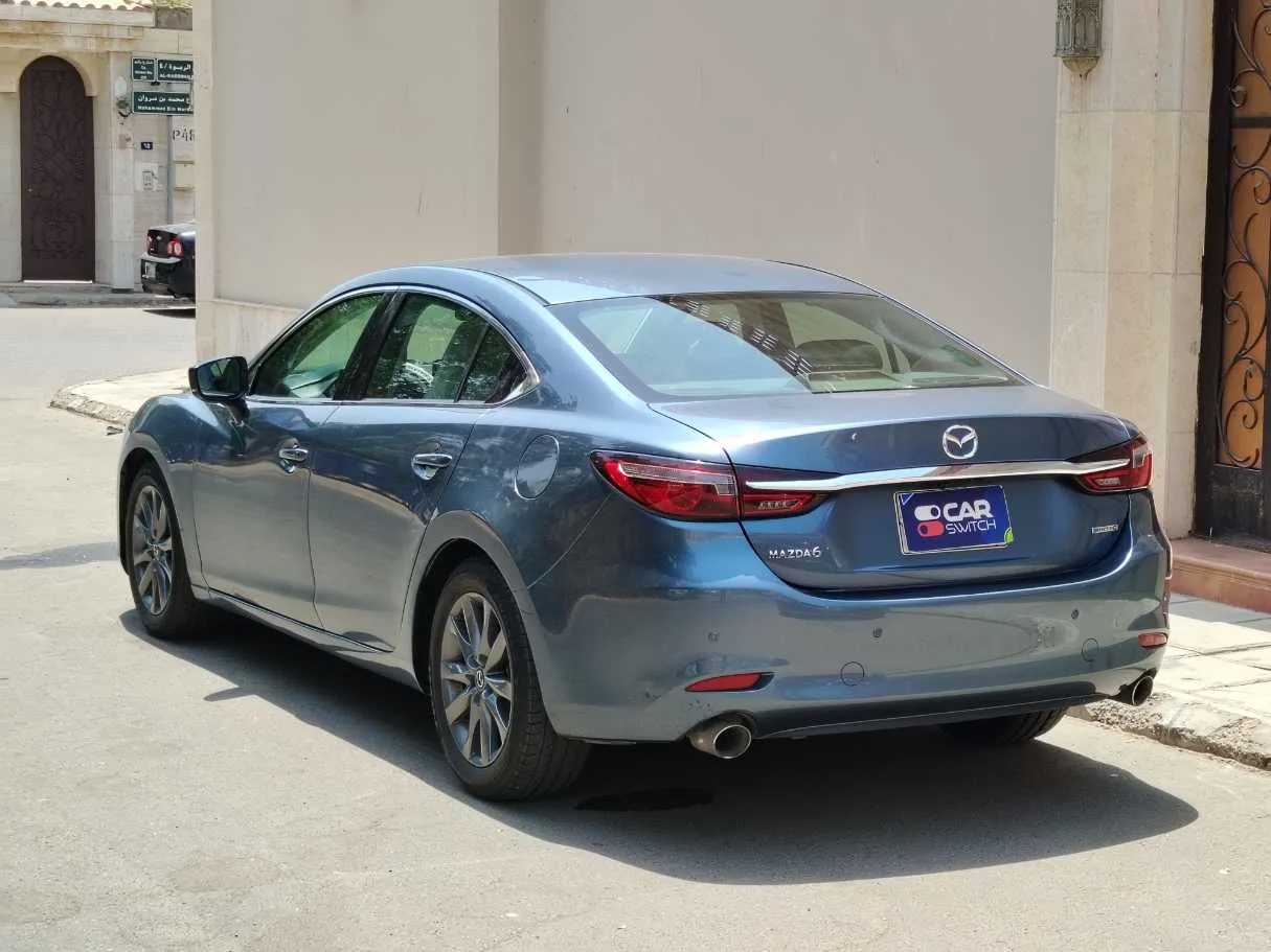 Car image 7