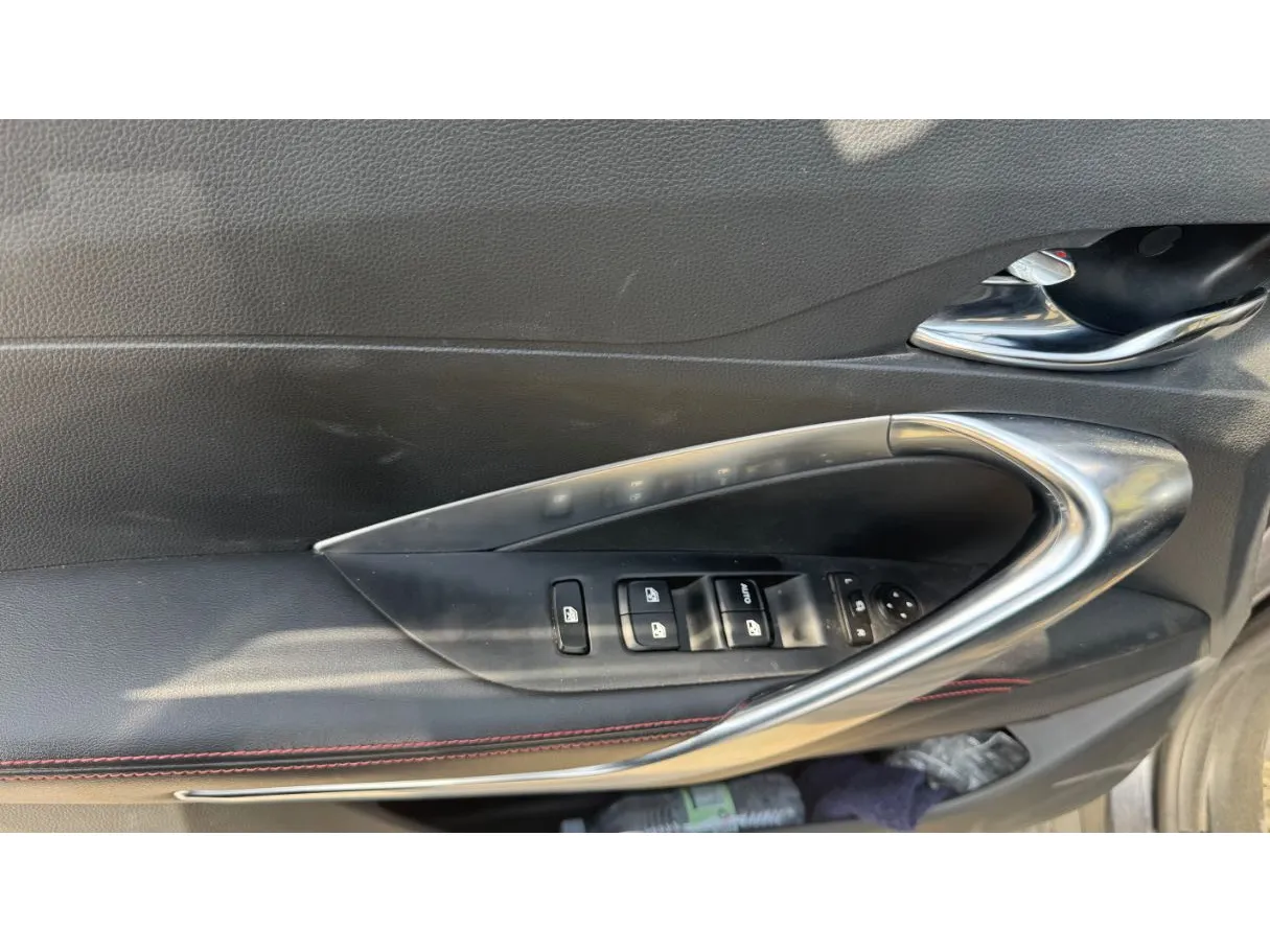Car image 24