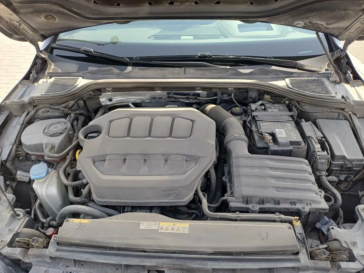 Car image 25