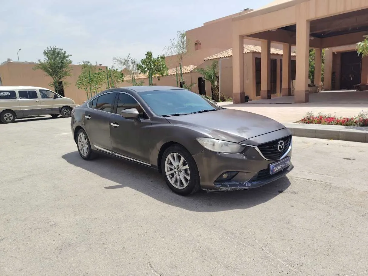 Car image 3