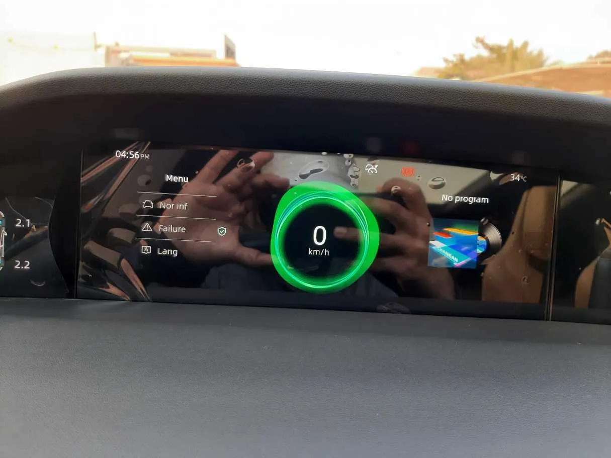 Car image 18