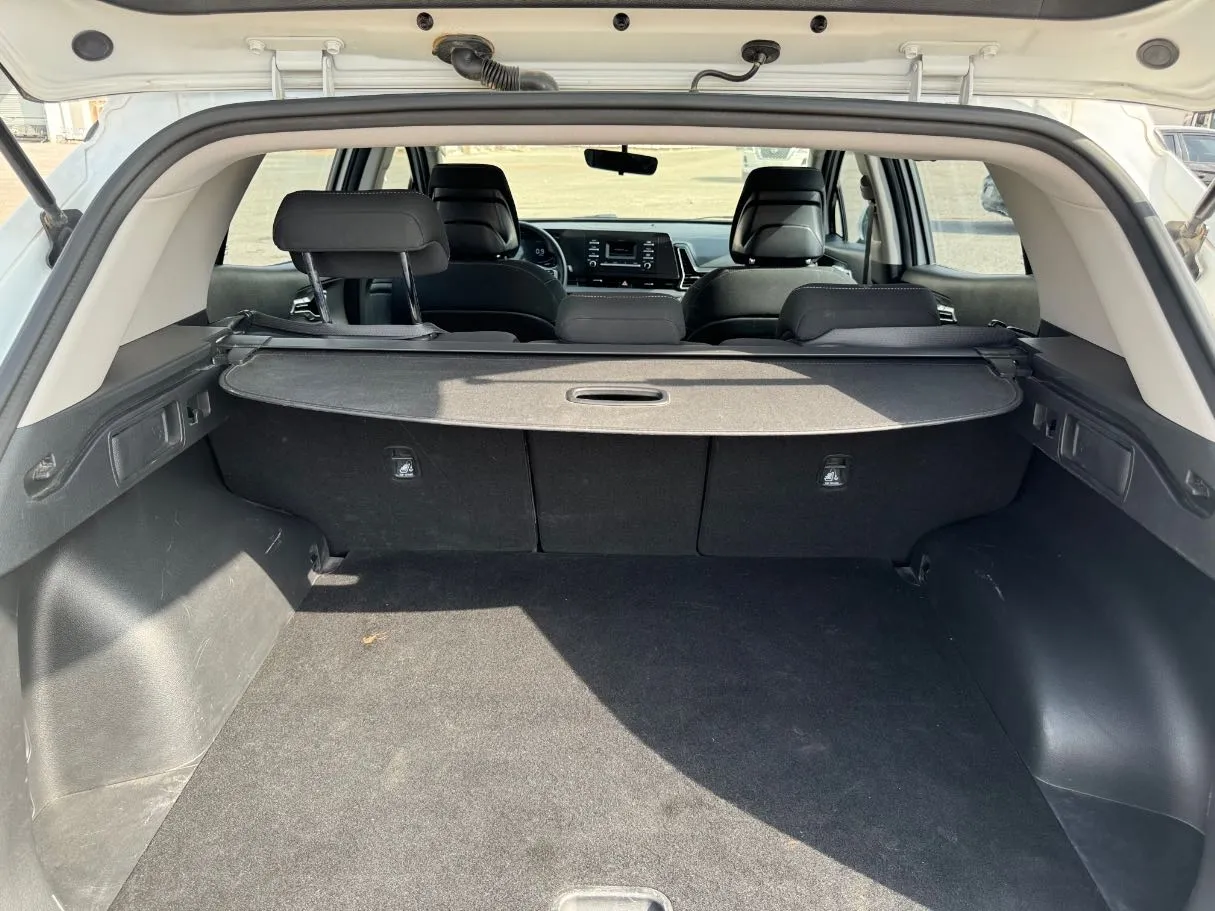 Car image 21