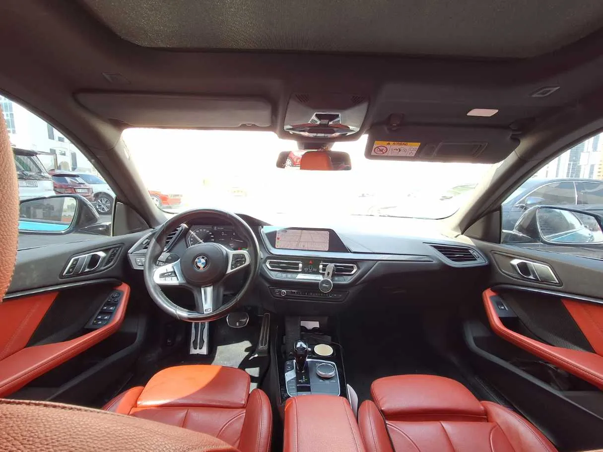 Car image 19
