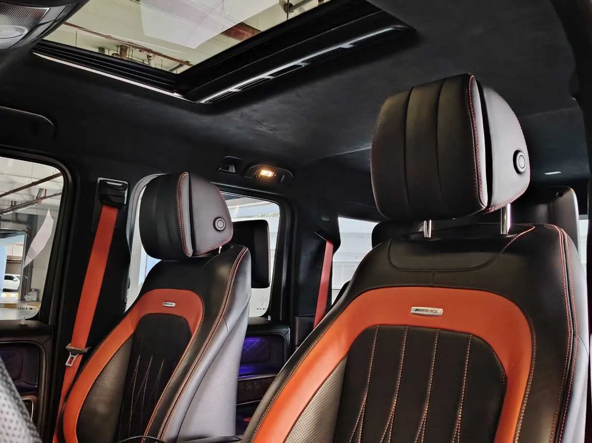 Car image 14