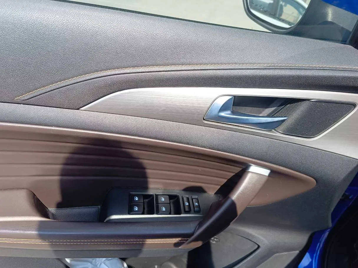 Car image 28