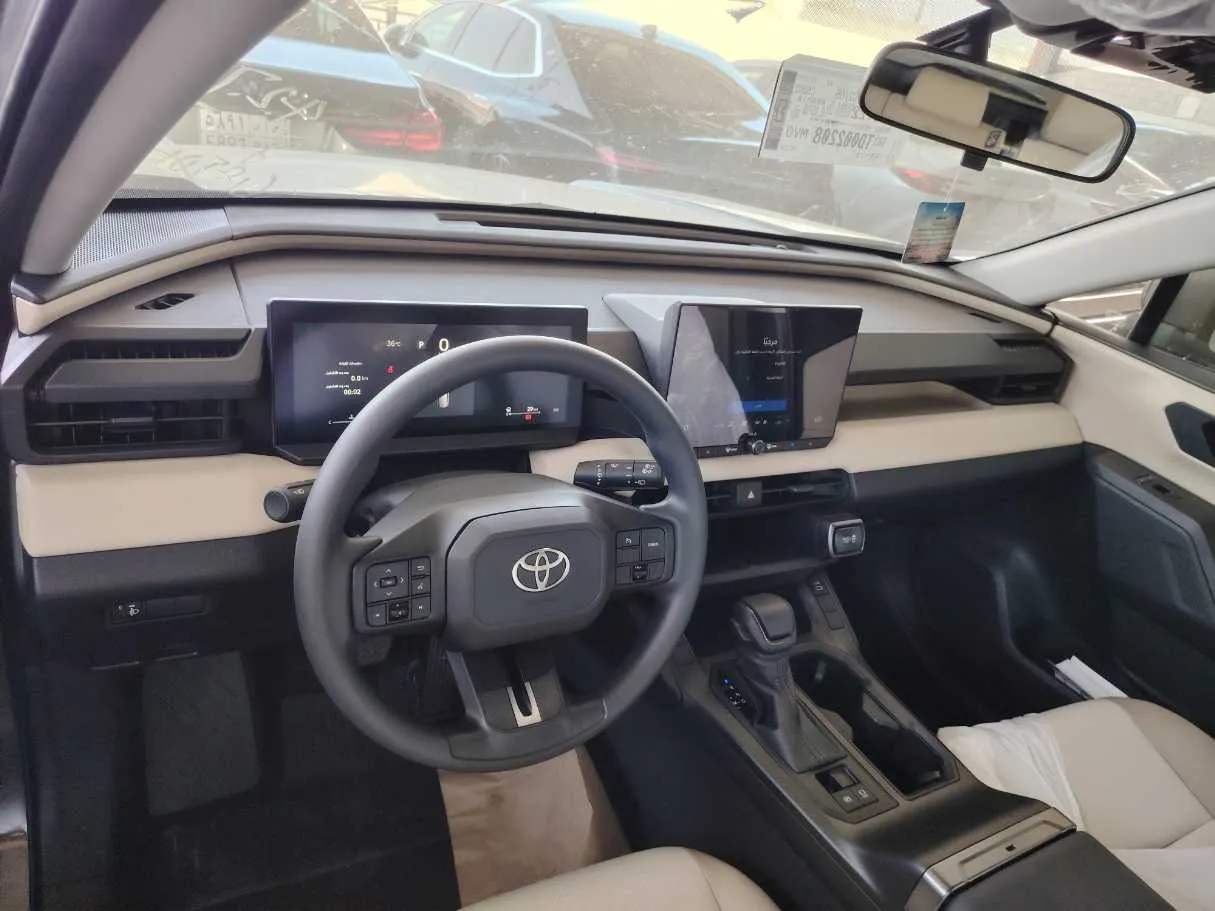 Car image 16