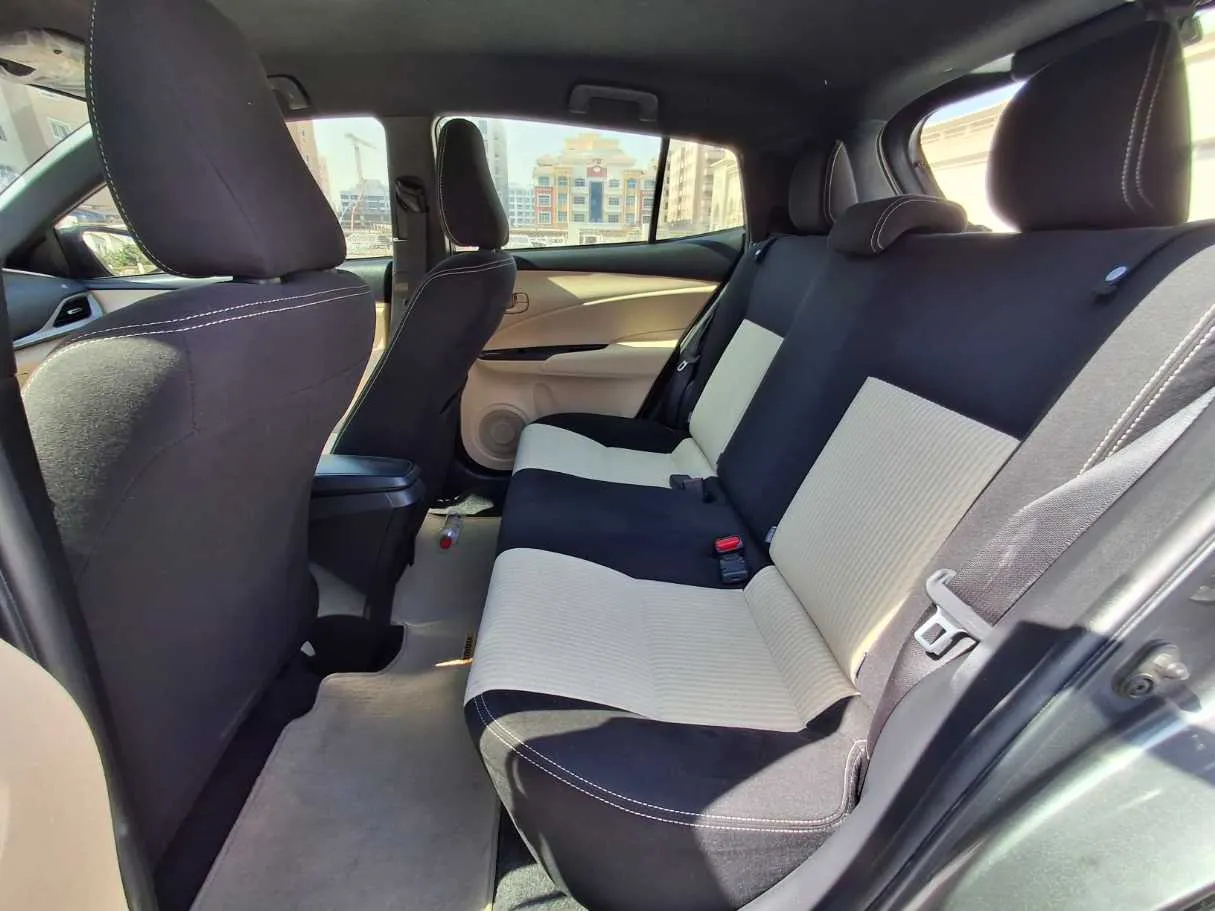 Car image 13