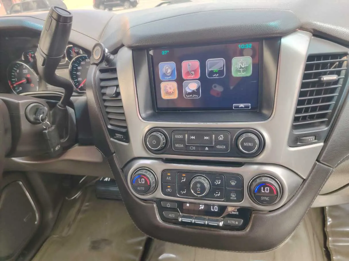 Car image 19