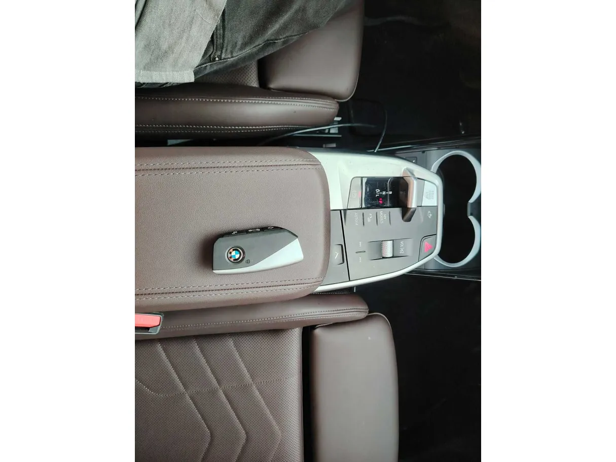 Car image 35