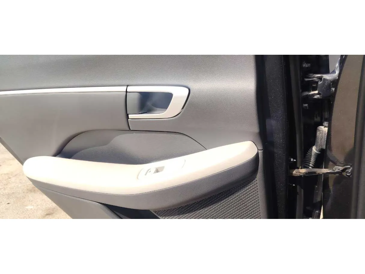 Car image 29