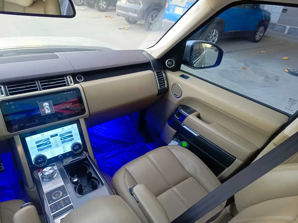 Car image 23